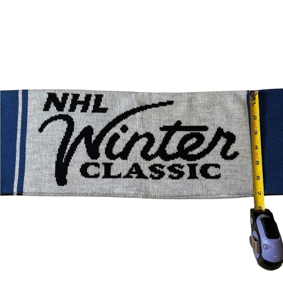 Reebok / NHL Blue and White Winter Classic 100% Acrylic Knit Scarf - Picture 8 of 9
